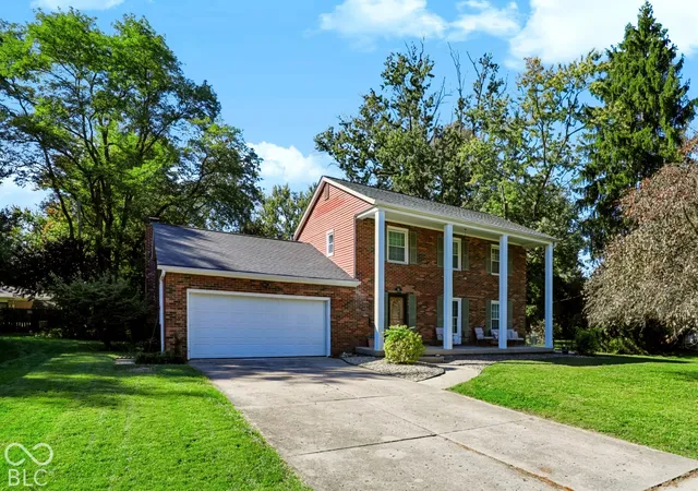 Photo 1 of Single family home for sale at 703 Pershing Dr, Anderson, IN 46011 | MLS# 22130390 | Listing updated on 2026-10-08
