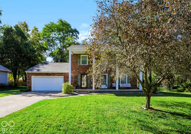 Photo 2 of Single family home for sale at 703 Pershing Dr, Anderson, IN 46011 | MLS# 22130390 | Listing updated on 2026-10-08