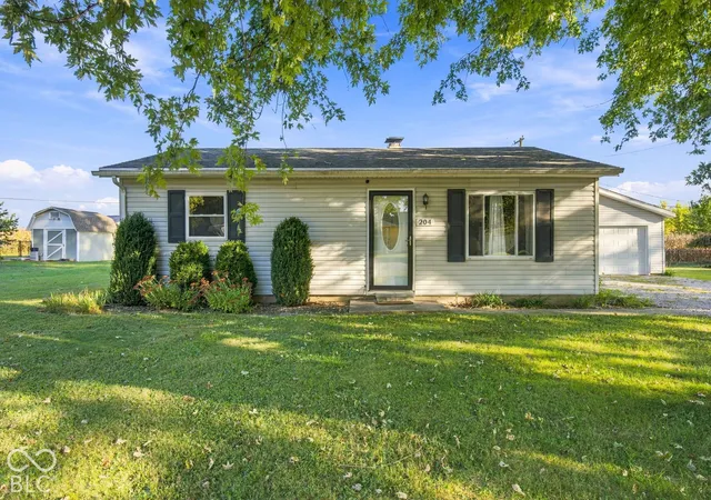 Photo 1 of Single family home for sale at 204 North Dr, New Market, IN 47965 | MLS# 22130398 | Listing updated on 2026-10-08