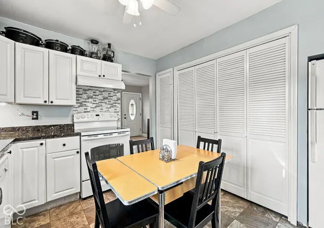 Photo 3 of Single family home for sale at 204 North Dr, New Market, IN 47965 | MLS# 22130398 | Listing updated on 2026-10-08