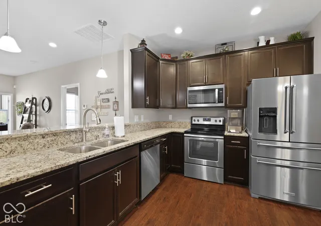 Photo 4 of Single family home for sale at 1212 Blackthorne S, Plainfield, IN 46168 | MLS# 22130400 | Listing updated on 2026-10-09