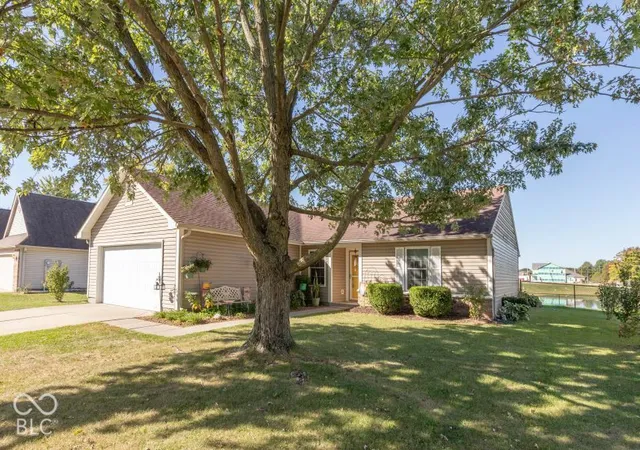 Photo 1 of Single family home for sale at 552 Nicole Blvd, Avon, IN 46123 | MLS# 22130401 | Listing updated on 2026-10-09