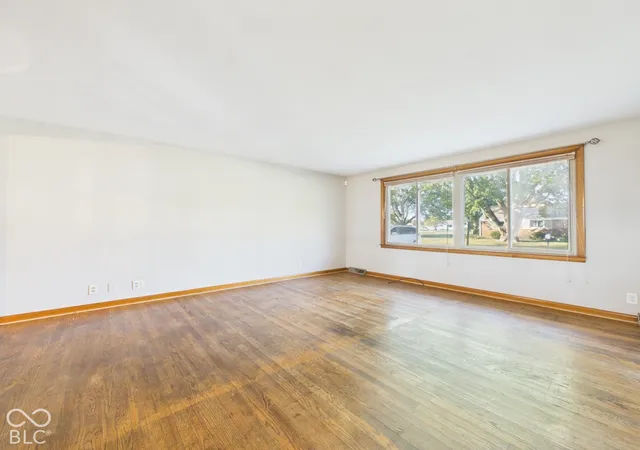 Photo 2 of Single family home for sale at 929 Imy, Anderson, IN 46013 | MLS# 22130403 | Listing updated on 2026-10-09