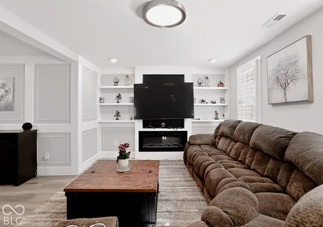 Photo 2 of Single family home for sale at 325 S Routiers Ave, Indianapolis, IN 46219 | MLS# 22130404 | Listing updated on 2026-10-08
