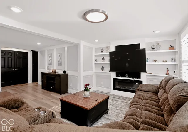 Photo 3 of Single family home for sale at 325 S Routiers Ave, Indianapolis, IN 46219 | MLS# 22130404 | Listing updated on 2026-10-08