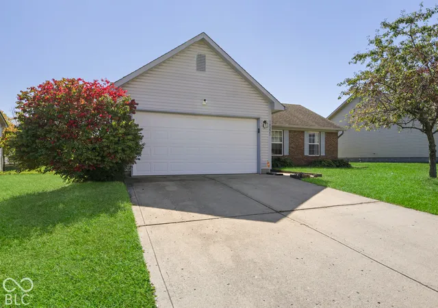 Photo 1 of Single family home for sale at 10223 Park Valley, Indianapolis, IN 46229 | MLS# 22130406 | Listing updated on 2026-10-08