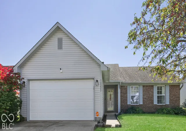 Photo 2 of Single family home for sale at 10223 Park Valley, Indianapolis, IN 46229 | MLS# 22130406 | Listing updated on 2026-10-08