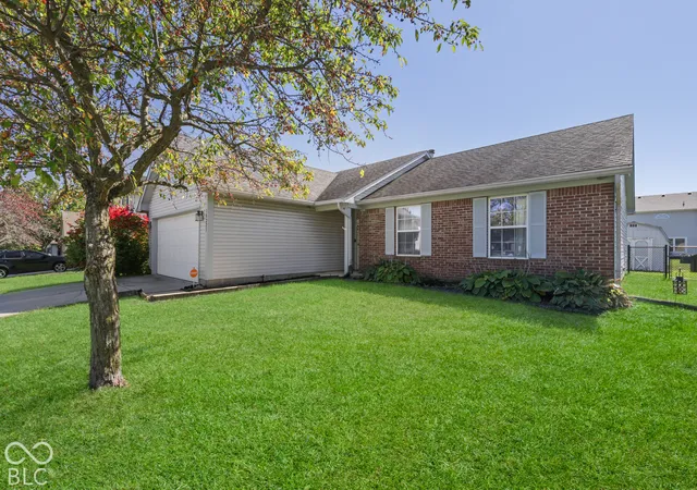 Photo 3 of Single family home for sale at 10223 Park Valley, Indianapolis, IN 46229 | MLS# 22130406 | Listing updated on 2026-10-08