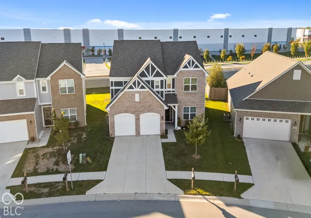 Photo 3 of Single family home for sale at 5118 Bramwell Ln, Whitestown, IN 46075 | MLS# 22130409 | Listing updated on 2026-10-08