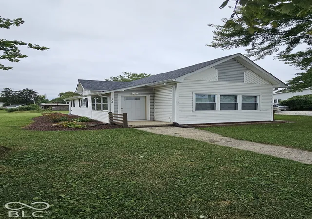 Photo 1 of Single family home for sale at 104 E State St, New Ross, IN 47968 | MLS# 22130410 | Listing updated on 2026-10-08