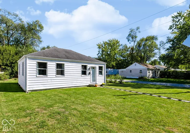 Photo 3 of Single family home for sale at 2101 Sharon Ave, Indianapolis, IN 46222 | MLS# 22130413 | Listing updated on 2026-10-08