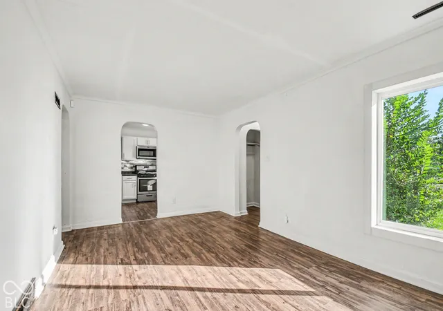 Photo 3 of Single family home for sale at 2433 Sanders Ave, Elkhart, IN 46517 | MLS# 22130432 | Listing updated on 2026-10-09