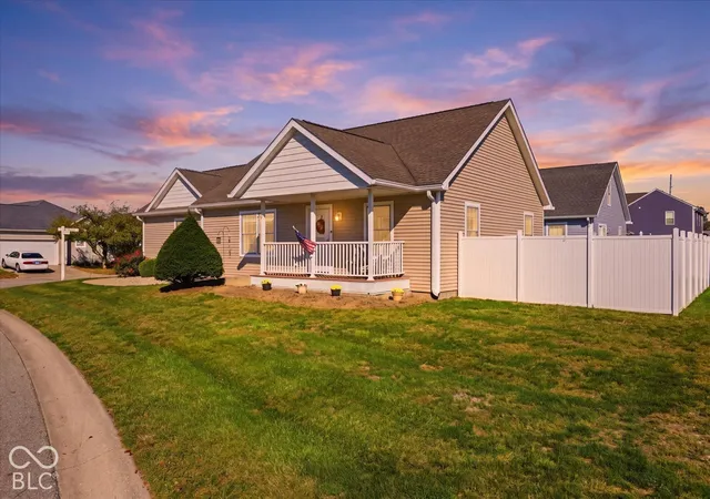 Photo 1 of Single family home for sale at 2020 Pin Oak Ct, Shelbyville, IN 46176 | MLS# 22130447 | Listing updated on 2026-10-08