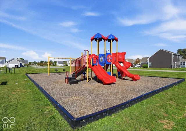 Photo 30 of Single family home for sale at 2020 Pin Oak Ct, Shelbyville, IN 46176 | MLS# 22130447 | Listing updated on 2026-10-08