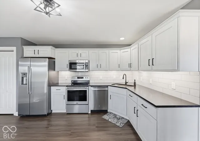 Photo 3 of Single family home for sale at 2020 Pin Oak Ct, Shelbyville, IN 46176 | MLS# 22130447 | Listing updated on 2026-10-08