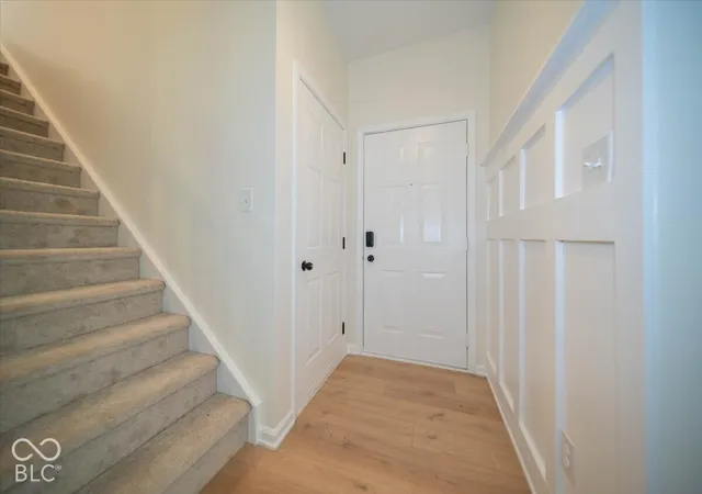 Photo 4 of Single family home for sale at 1142 Crestwood Dr, Greenwood, IN 46143 | MLS# 22130452 | Listing updated on 2026-10-08