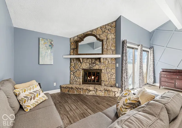 Photo 4 of Condo for sale at 5760 Overcrest Dr, Indianapolis, IN 46237 | MLS# 22130455 | Listing updated on 2026-10-09