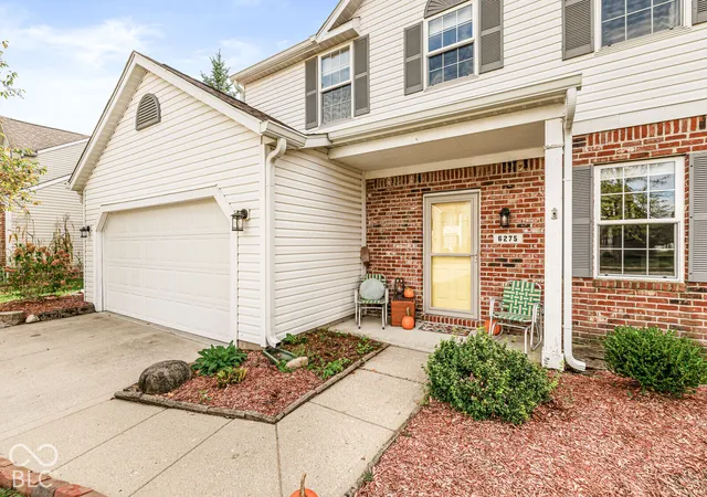 Photo 3 of Single family home for sale at 6275 Saddletree Dr, Zionsville, IN 46077 | MLS# 22130459 | Listing updated on 2026-10-19