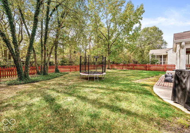 Photo 4 of Single family home for sale at 6275 Saddletree Dr, Zionsville, IN 46077 | MLS# 22130459 | Listing updated on 2026-10-19