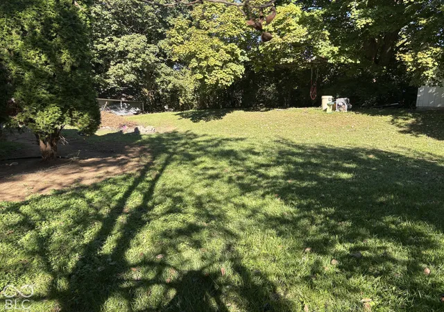 Photo 2 of Single family home for sale at 6618 Stearns Hl Ct, Indianapolis, IN 46237 | MLS# 22130462 | Listing updated on 2026-10-08