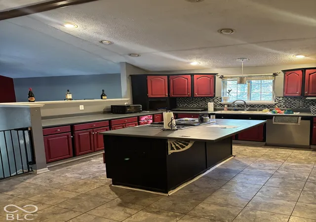 Photo 3 of Single family home for sale at 6618 Stearns Hl Ct, Indianapolis, IN 46237 | MLS# 22130462 | Listing updated on 2026-10-08