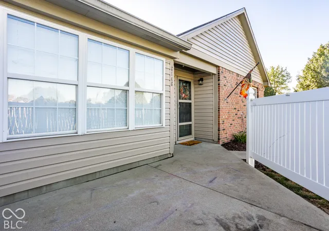Photo 3 of Condo for sale at 6146 Loggia Dr, Indianapolis, IN 46237 | MLS# 22130474 | Listing updated on 2026-10-09