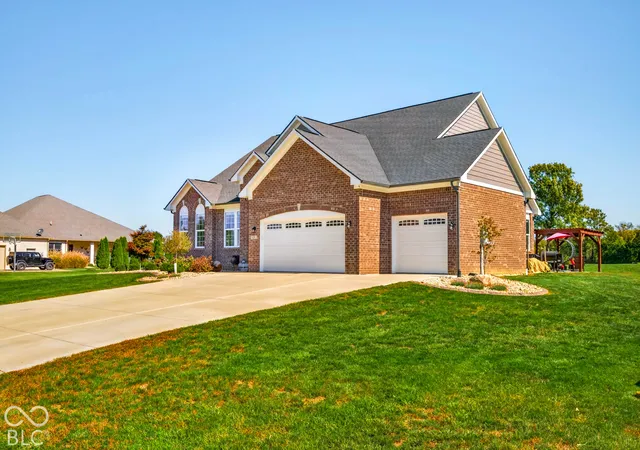 Photo 3 of Single family home for sale at 6587 E Cross Timbers Trl, Martinsville, IN 46151 | MLS# 22130482 | Listing updated on 2026-10-09