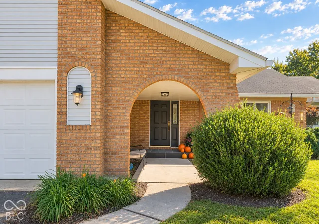 Photo 3 of Single family home for sale at 4407 High Acres Dr, Brownsburg, IN 46112 | MLS# 22130506 | Listing updated on 2026-10-29