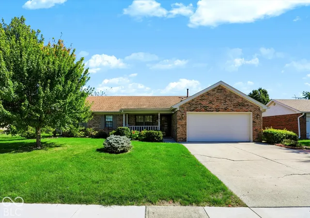 Photo 3 of Single family home for sale at 187 Early Bird, Greenwood, IN 46143 | MLS# 22130509 | Listing updated on 2026-10-09