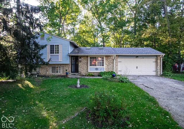 Photo 1 of Single family home for sale at 6730 Woodmere Cir, Indianapolis, IN 46260 | MLS# 22130517 | Listing updated on 2026-10-08