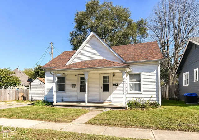 Photo 3 of Multi family home for sale at 24 Elliott St, Shelbyville, IN 46176 | MLS# 22130520 | Listing updated on 2026-10-12
