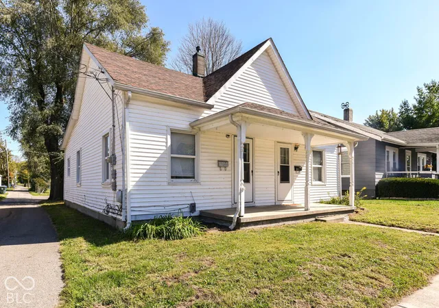 Photo 3 of House for sale at 24 Elliott St, Shelbyville, IN 46176 | MLS# 22130520 | Listing updated on 2026-10-12