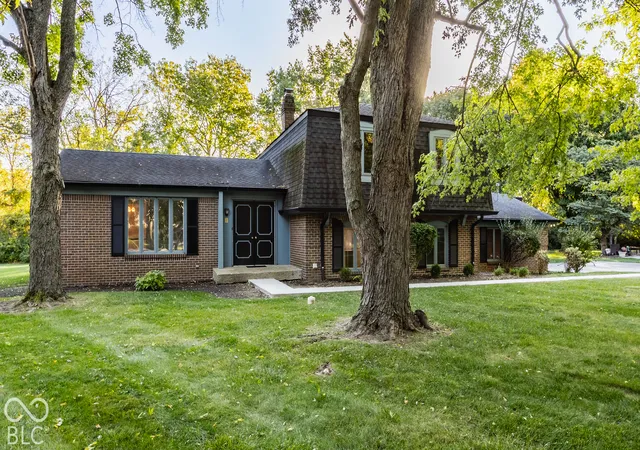 Photo 3 of Single family home for sale at 8959 Rexford Rd, Indianapolis, IN 46260 | MLS# 22130522 | Listing updated on 2026-10-09