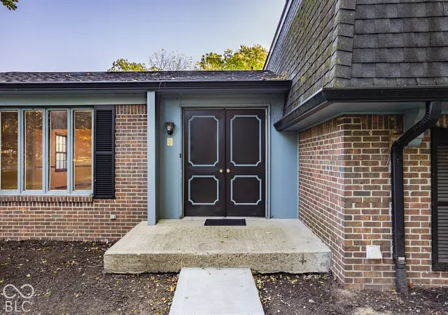 Photo 4 of Single family home for sale at 8959 Rexford Rd, Indianapolis, IN 46260 | MLS# 22130522 | Listing updated on 2026-10-09