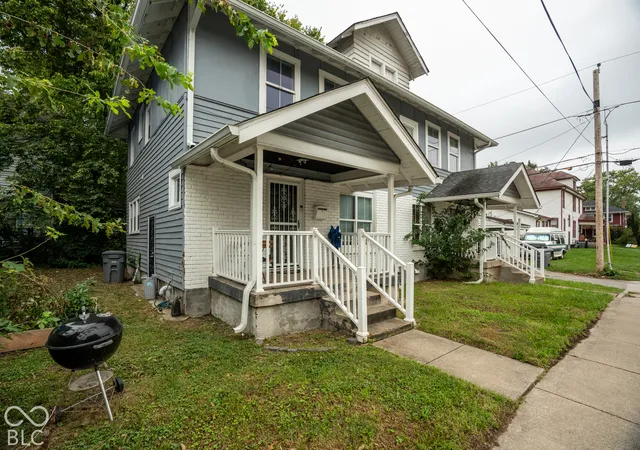 Photo 3 of House for sale at 421 E 33rd Street, Indianapolis, IN 46205 | MLS# 22130526 | Listing updated on 2026-10-09