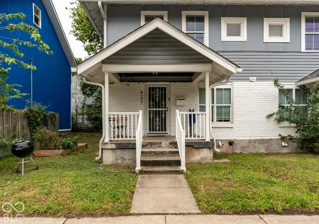 Photo 4 of House for sale at 421 E 33rd Street, Indianapolis, IN 46205 | MLS# 22130526 | Listing updated on 2026-10-09