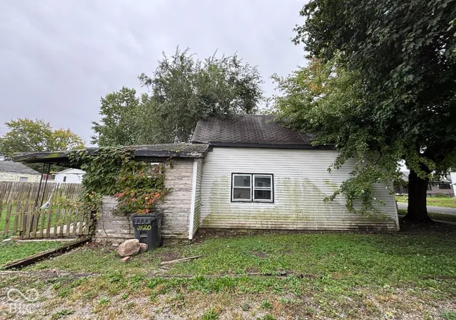 Photo 3 of Single family home for sale at 524 S Courtland Ave, Kokomo, IN 46901 | MLS# 22130529 | Listing updated on 2026-10-08