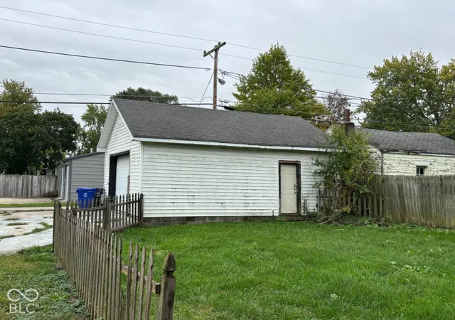 Photo 3 of Single family home for sale at 524 S Courtland Ave, Kokomo, IN 46901 | MLS# 22130529 | Listing updated on 2026-10-08