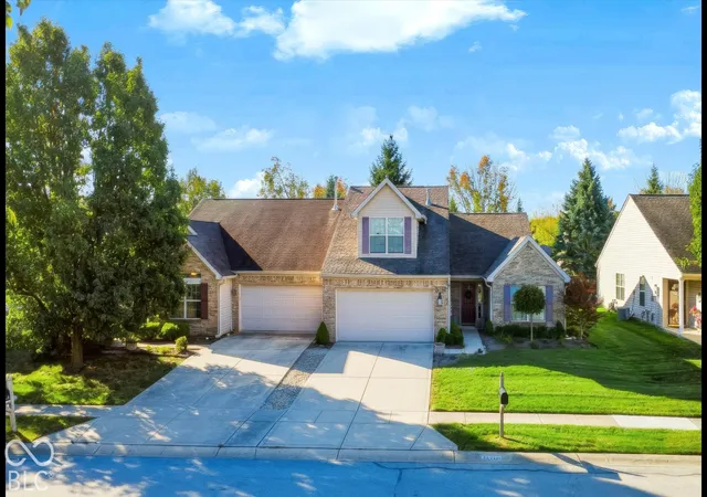 Photo 2 of Townhouse for sale at 10751 Whippoorwill Ln, Indianapolis, IN 46231 | MLS# 22130537 | Listing updated on 2026-10-09