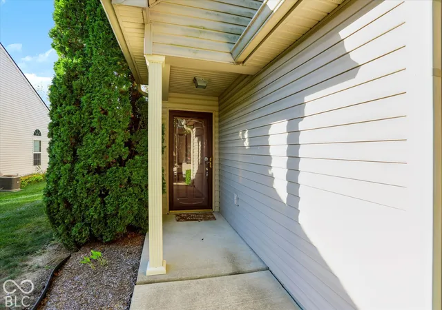 Photo 3 of Townhouse for sale at 10751 Whippoorwill Ln, Indianapolis, IN 46231 | MLS# 22130537 | Listing updated on 2026-10-09