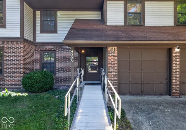 Photo 2 of Single family home for sale at 4220 Eagle Bay Cir, Indianapolis, IN 46254 | MLS# 22130551 | Listing updated on 2026-10-09