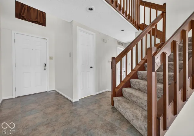 Photo 3 of Single family home for sale at 4220 Eagle Bay Cir, Indianapolis, IN 46254 | MLS# 22130551 | Listing updated on 2026-10-09