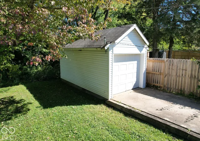 Photo 3 of Single family home for sale at 308 E Columbia St, Attica, IN 47918 | MLS# 22130553 | Listing updated on 2026-10-08