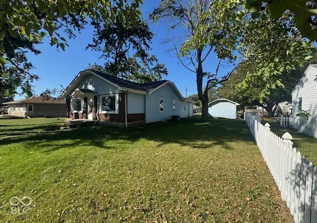 Photo 2 of Single family home for sale at 1306 Pennsylvania St, Columbus, IN 47201 | MLS# 22130562 | Listing updated on 2026-10-08