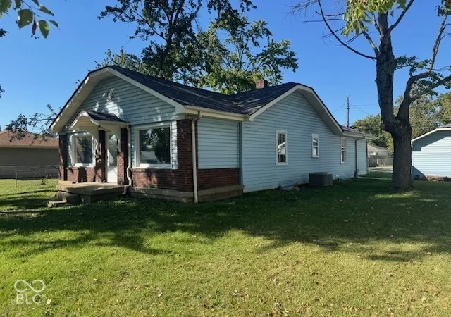 Photo 3 of Single family home for sale at 1306 Pennsylvania St, Columbus, IN 47201 | MLS# 22130562 | Listing updated on 2026-10-08