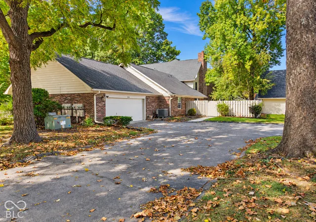 Photo 3 of Condo for sale at 9110 Waymen Dr, Indianapolis, IN 46268 | MLS# 22130569 | Listing updated on 2026-10-10