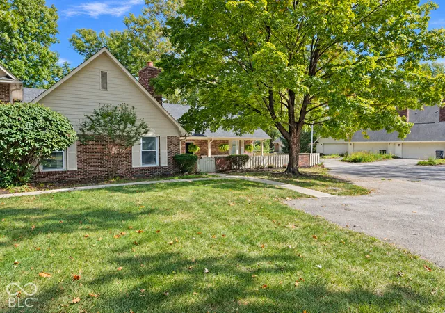 Photo 4 of Condo for sale at 9110 Waymen Dr, Indianapolis, IN 46268 | MLS# 22130569 | Listing updated on 2026-10-10
