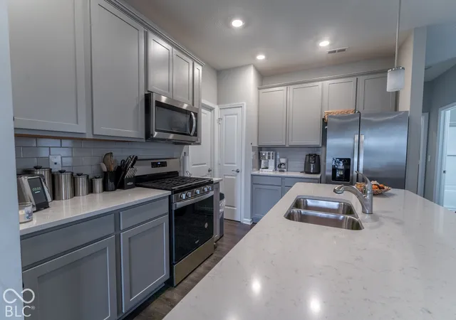 Photo 3 of Condo for sale at 6432 Yuma, Whitestown, IN 46075 | MLS# 22130573 | Listing updated on 2026-10-08