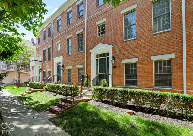 Townhouse for sale at 12913 Currier St, Carmel, IN 46032 | MLS# 22130580