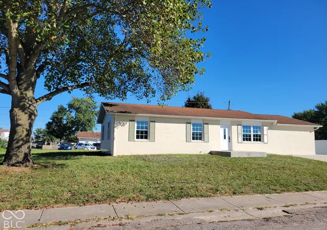 Single family home for sale at 805 Holiday Dr, Seymour, IN 47274 | MLS# 22130598 | Listing updated on 2026-10-09
